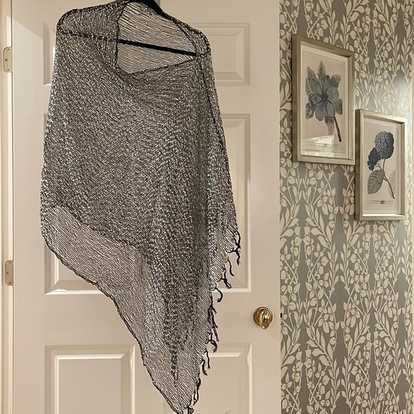 Shimmering poncho with fringe-one size - Picture 1 of 7